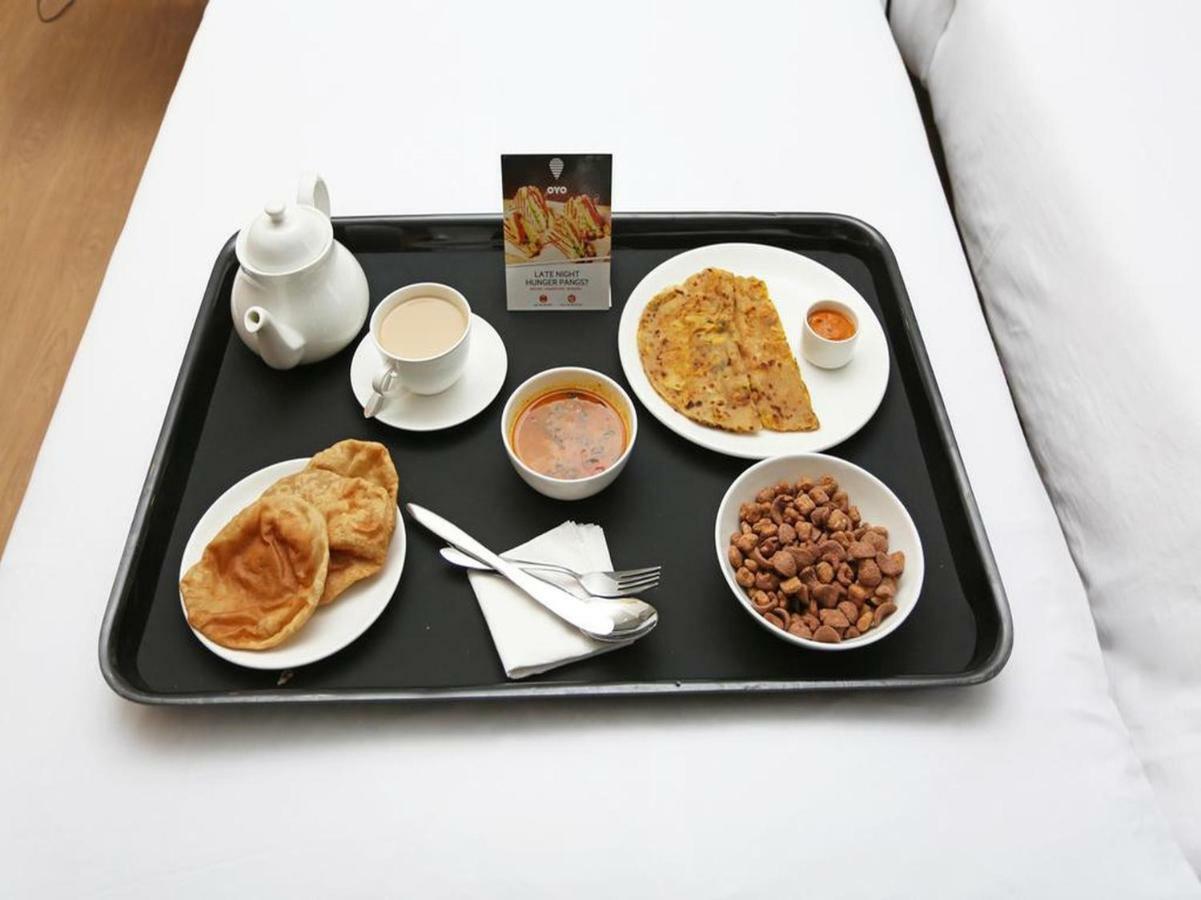 Oyo 24196 Hotel Shreenath Palace Ujjain Luaran gambar